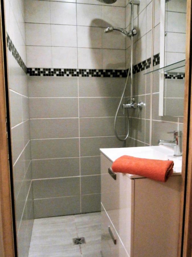 Les Belles Terrasses Dieppe ,3 Appartements , Le Vegetal De 1 A 8 Personnes , Le Tropical De 1 A 6 Personnes , Le Floral Avec Terrasse De 1 A 3 Personnes , Quartier Calme Au Stationnement Gratuit A Cote De L'Avenue Verte Zewnętrze zdjęcie